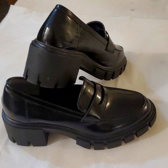 Black Shoes - Picture 1 of 5